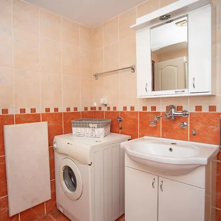 Aleksandar Apartman *